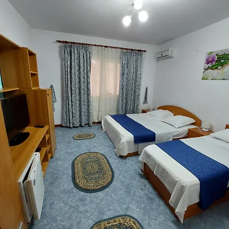Quarto em Acomodações Particulares Vilaroma Tripla